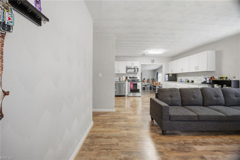 Photo 6 of 33 residential for sale in Hampton virginia