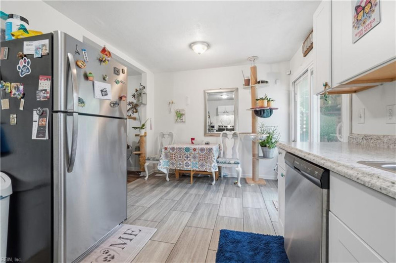 Photo 11 of 28 residential for sale in Hampton virginia