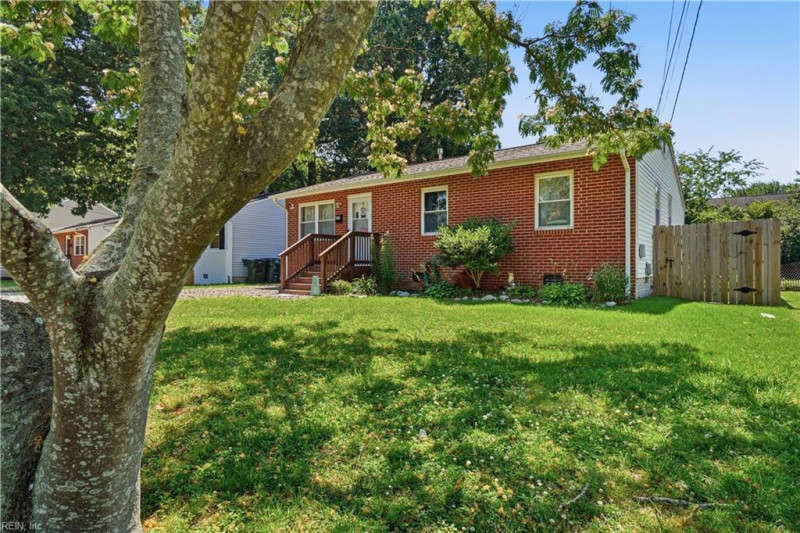 Photo 3 of 28 residential for sale in Hampton virginia