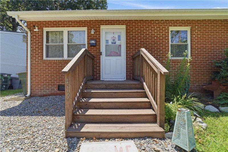 Photo 4 of 28 residential for sale in Hampton virginia