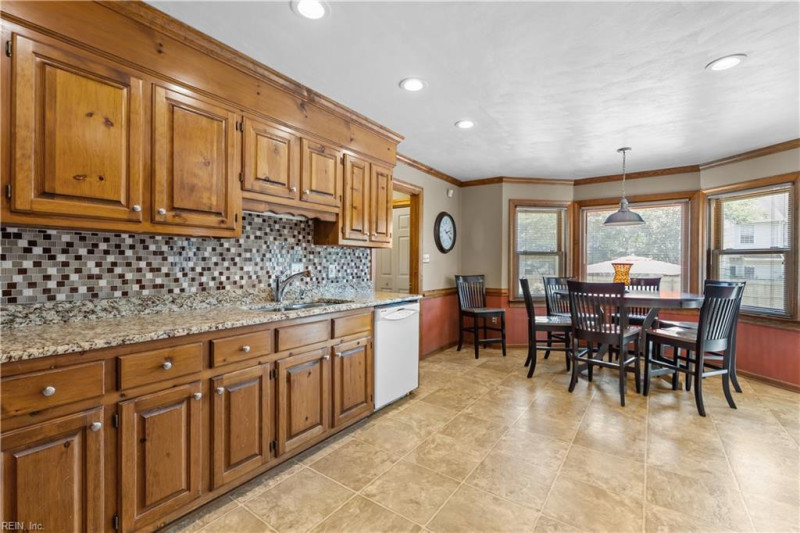 Photo 15 of 48 residential for sale in Chesapeake virginia