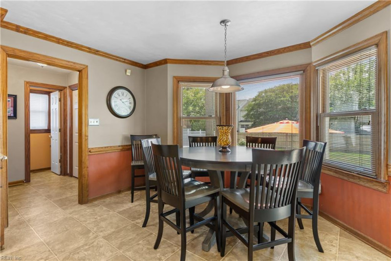Photo 16 of 48 residential for sale in Chesapeake virginia