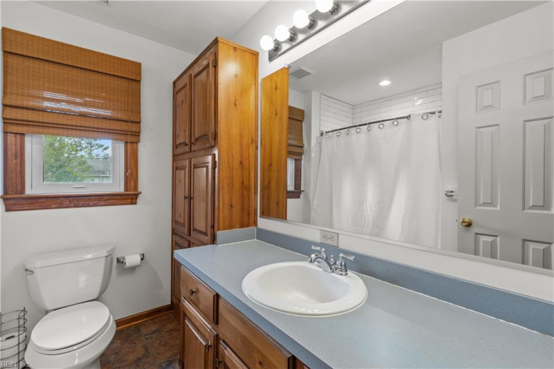 Photo 23 of 48 residential for sale in Chesapeake virginia