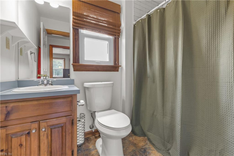 Photo 27 of 48 residential for sale in Chesapeake virginia