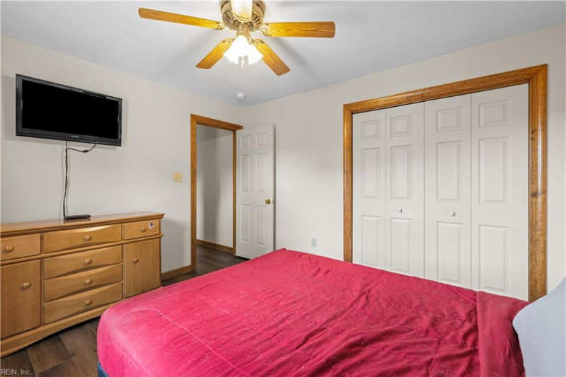 Photo 33 of 48 residential for sale in Chesapeake virginia
