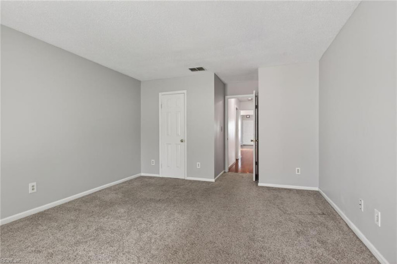 Photo 12 of 32 residential for sale in Virginia Beach virginia