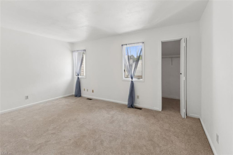 Photo 15 of 26 residential for sale in Chesapeake virginia