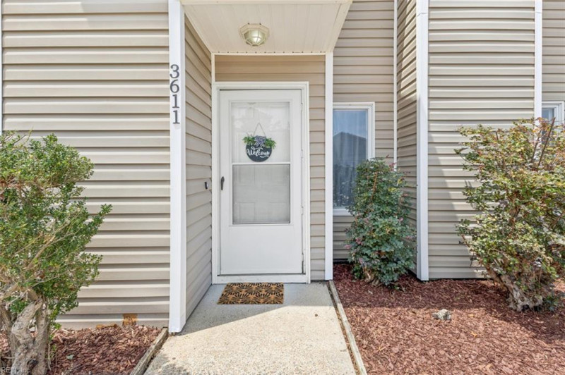 Photo 2 of 26 residential for sale in Chesapeake virginia