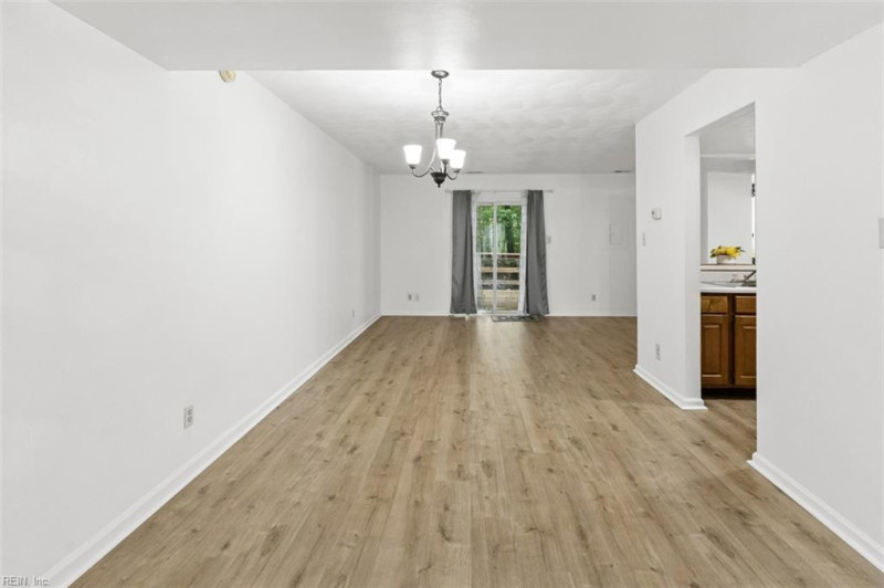 Photo 6 of 26 residential for sale in Chesapeake virginia