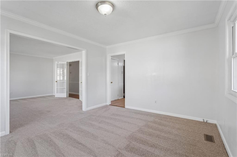 Photo 11 of 42 residential for sale in Hampton virginia