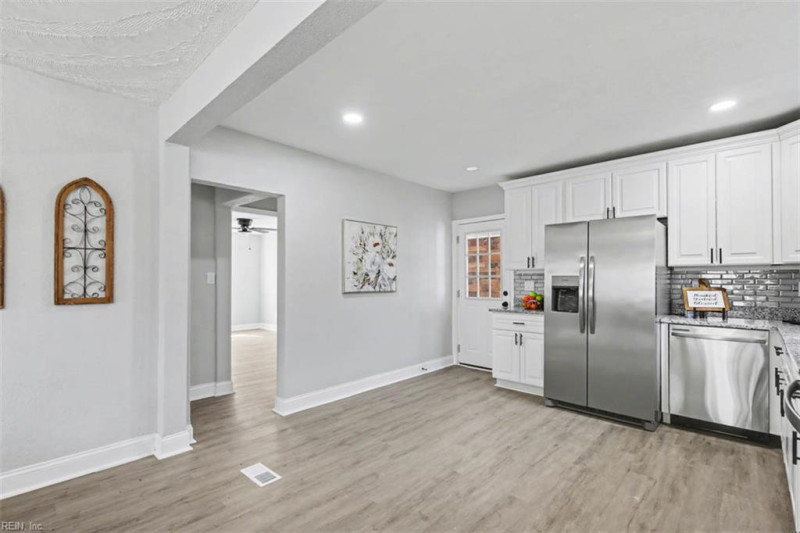 Photo 14 of 26 residential for sale in Norfolk virginia