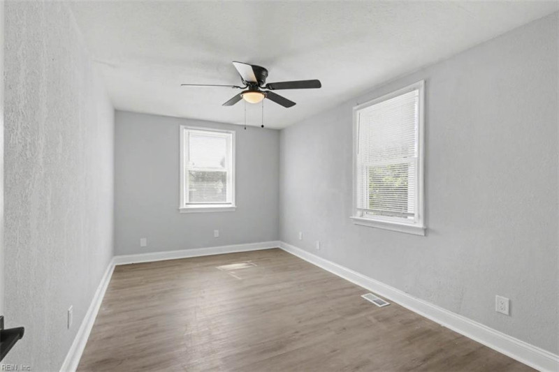 Photo 15 of 26 residential for sale in Norfolk virginia