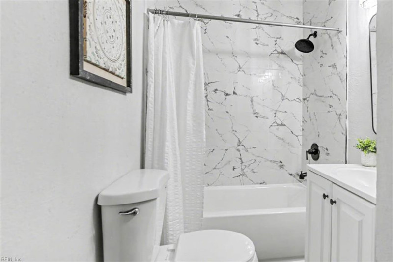 Photo 17 of 26 residential for sale in Norfolk virginia