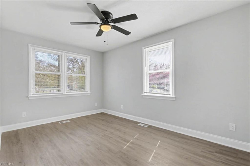 Photo 18 of 26 residential for sale in Norfolk virginia
