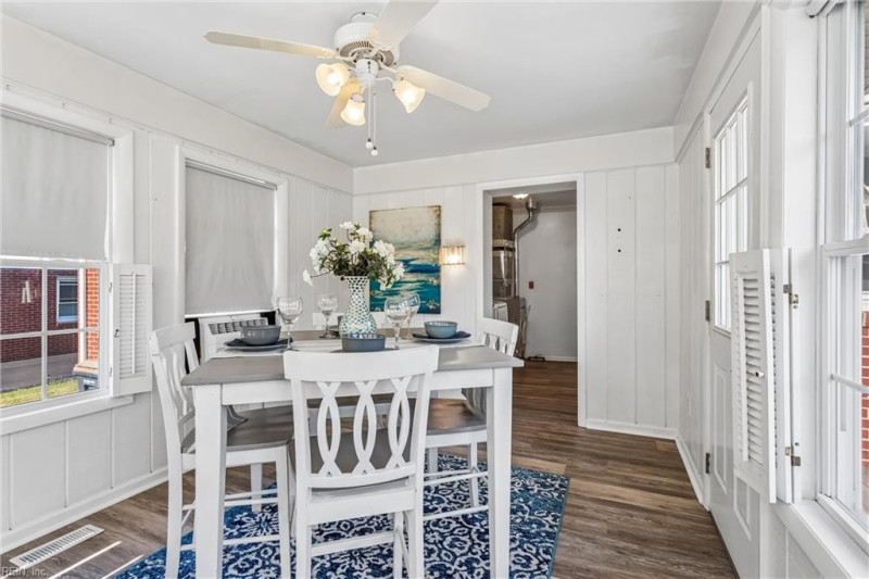 Photo 19 of 44 residential for sale in Poquoson virginia