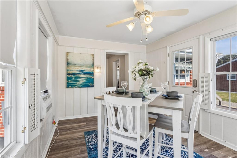 Photo 20 of 44 residential for sale in Poquoson virginia