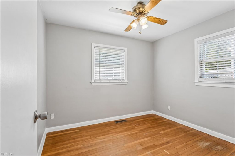 Photo 28 of 44 residential for sale in Poquoson virginia