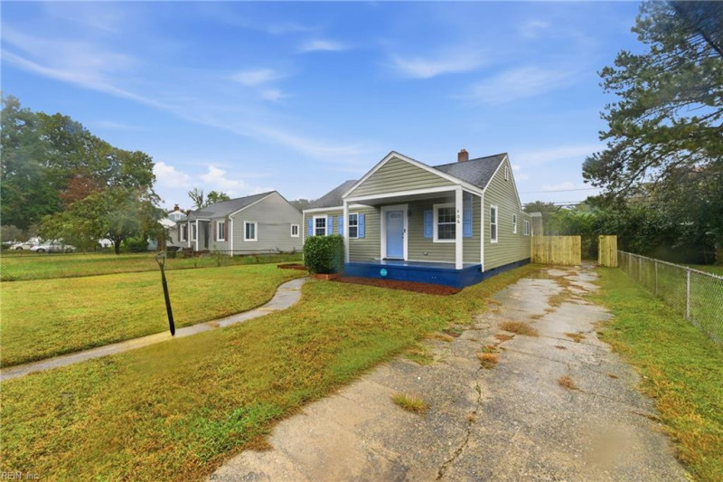 Photo 4 of 35 residential for sale in Hampton virginia