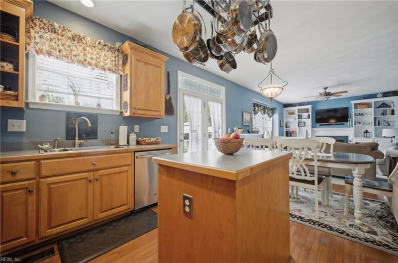 Photo 10 of 50 residential for sale in Isle of Wight County virginia