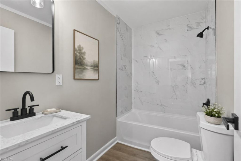 Photo 14 of 23 residential for sale in Chesapeake virginia