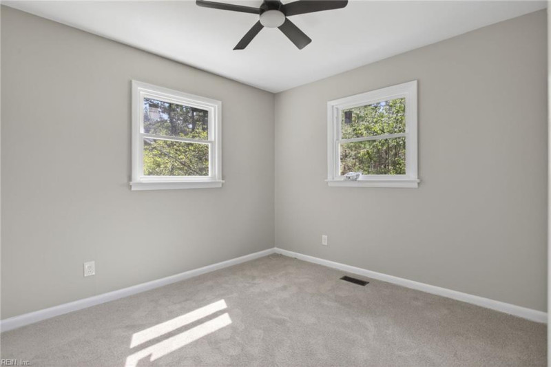 Photo 18 of 23 residential for sale in Chesapeake virginia
