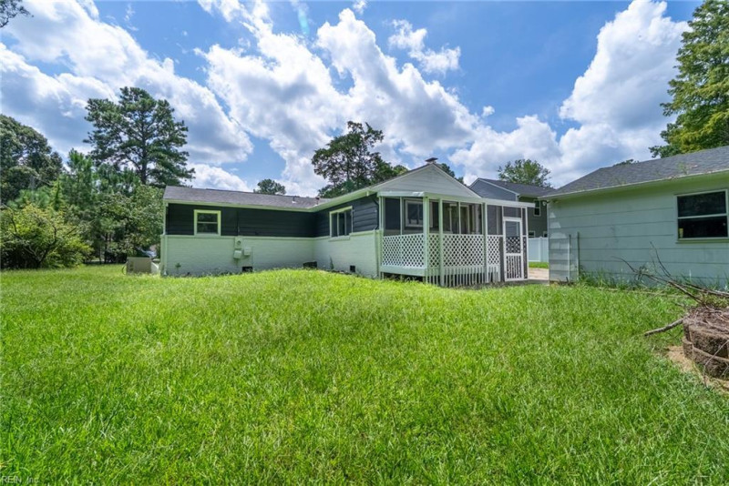 Photo 25 of 43 residential for sale in Chesapeake virginia