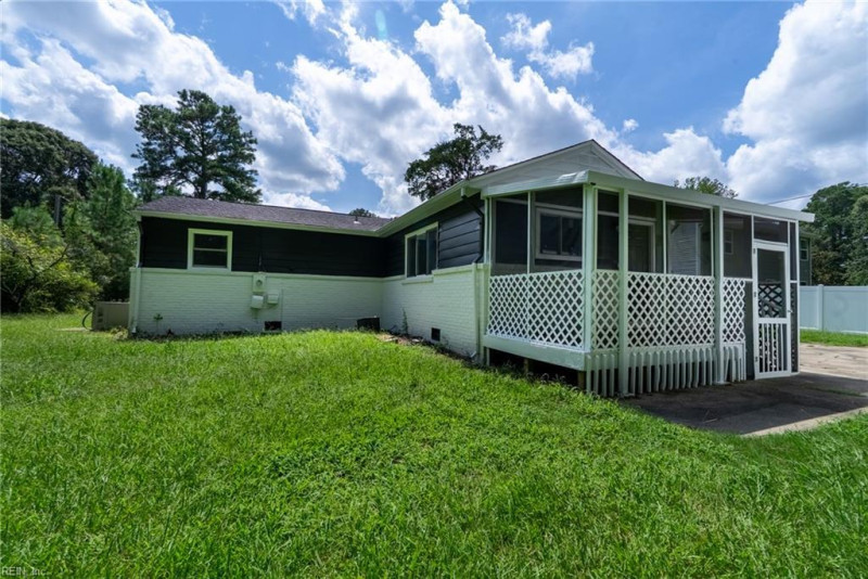 Photo 26 of 43 residential for sale in Chesapeake virginia