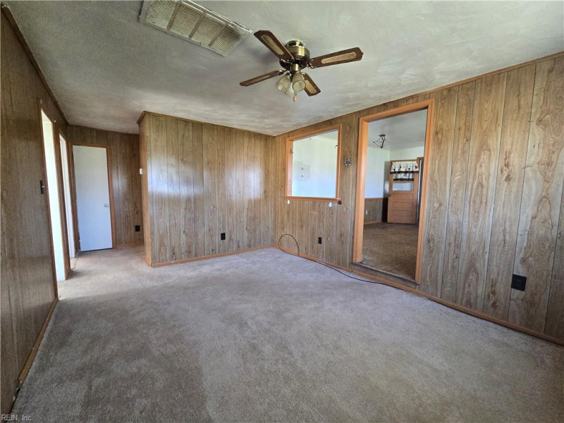 Photo 10 of 37 residential for sale in Suffolk virginia