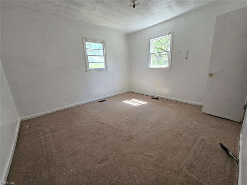 Photo 18 of 37 residential for sale in Suffolk virginia