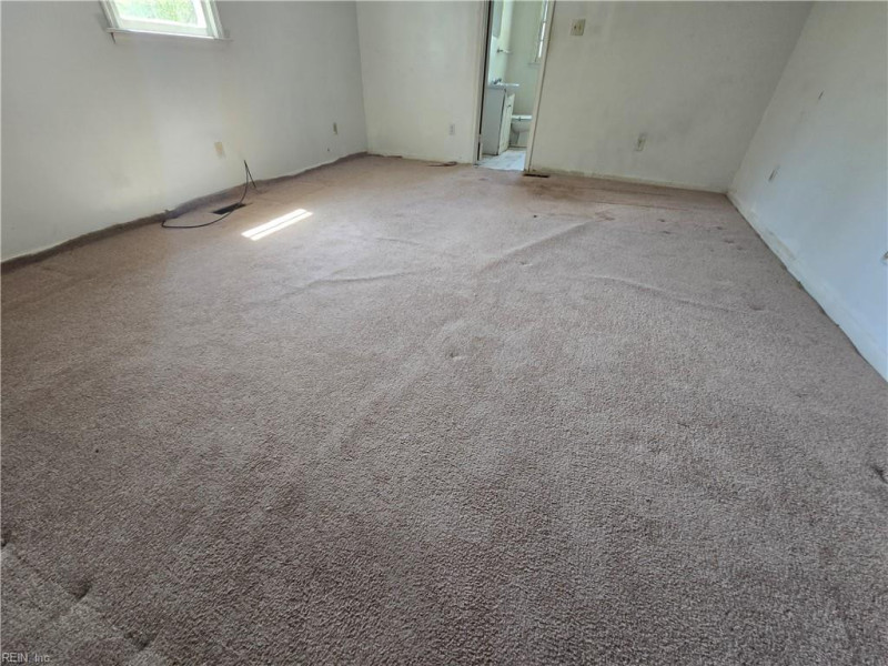 Photo 27 of 37 residential for sale in Suffolk virginia