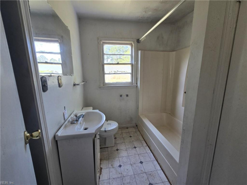 Photo 31 of 37 residential for sale in Suffolk virginia