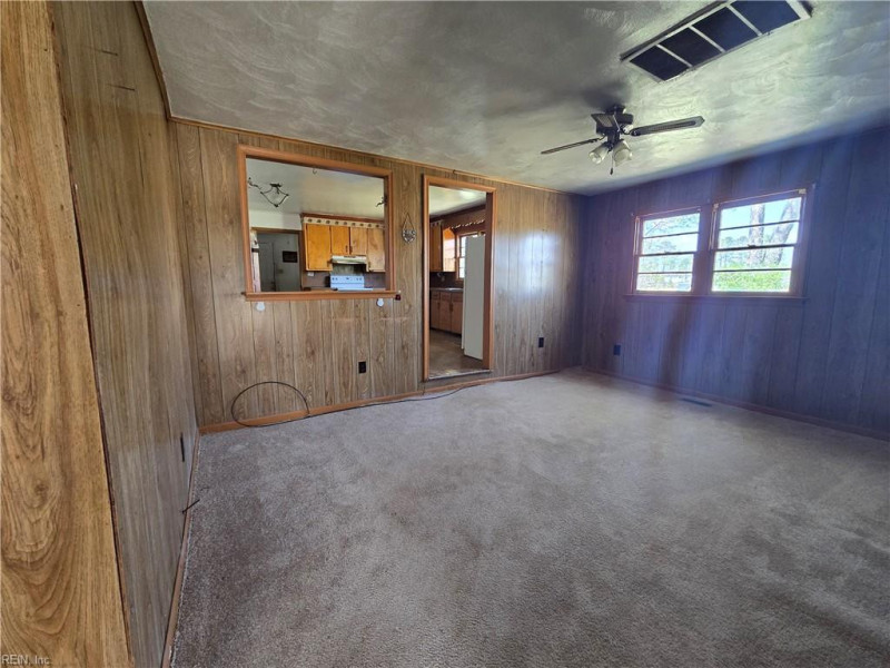 Photo 7 of 37 residential for sale in Suffolk virginia