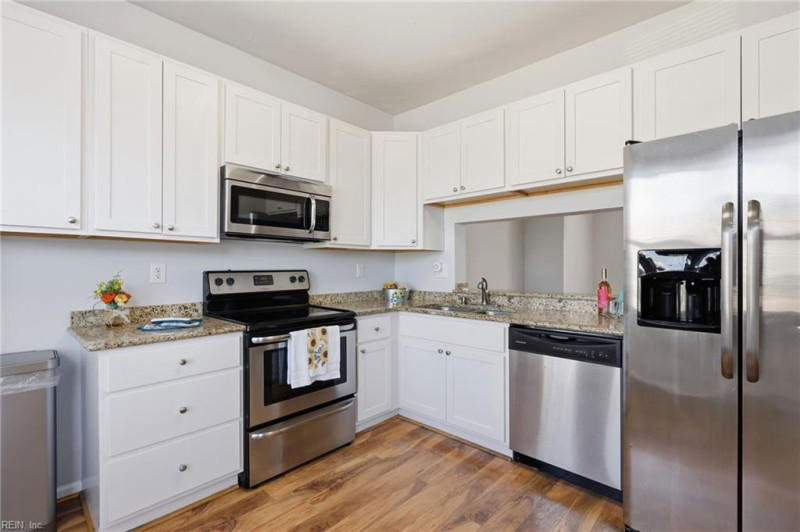 Photo 19 of 50 residential for sale in Chesapeake virginia