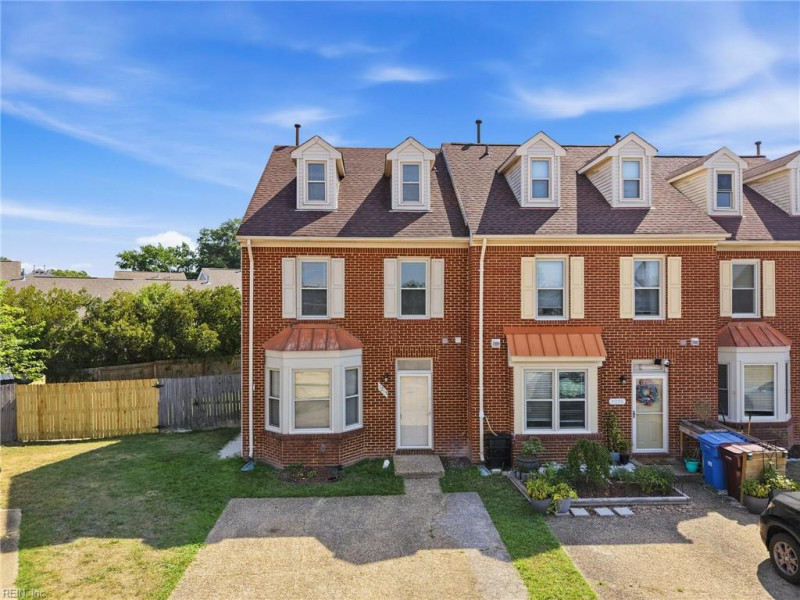 Photo 2 of 50 residential for sale in Chesapeake virginia