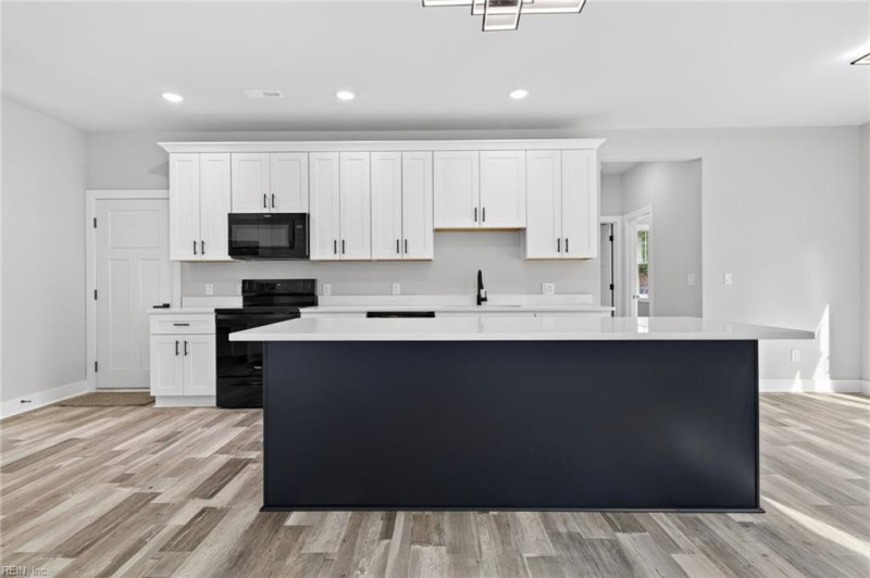 Photo 13 of 33 residential for sale in Chesapeake virginia