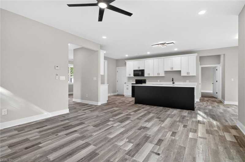 Photo 16 of 33 residential for sale in Chesapeake virginia