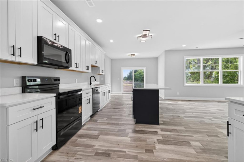 Photo 19 of 33 residential for sale in Chesapeake virginia