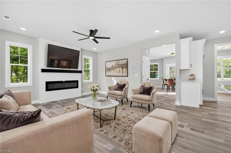 Photo 2 of 33 residential for sale in Chesapeake virginia