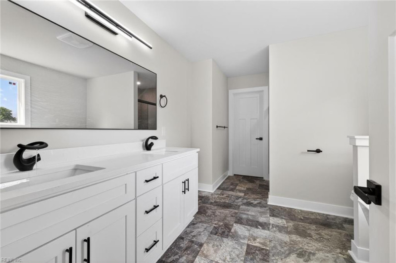 Photo 24 of 33 residential for sale in Chesapeake virginia
