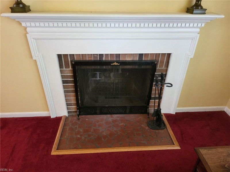 Photo 10 of 47 residential for sale in Hampton virginia