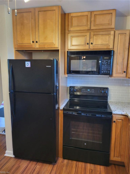 Photo 15 of 47 residential for sale in Hampton virginia