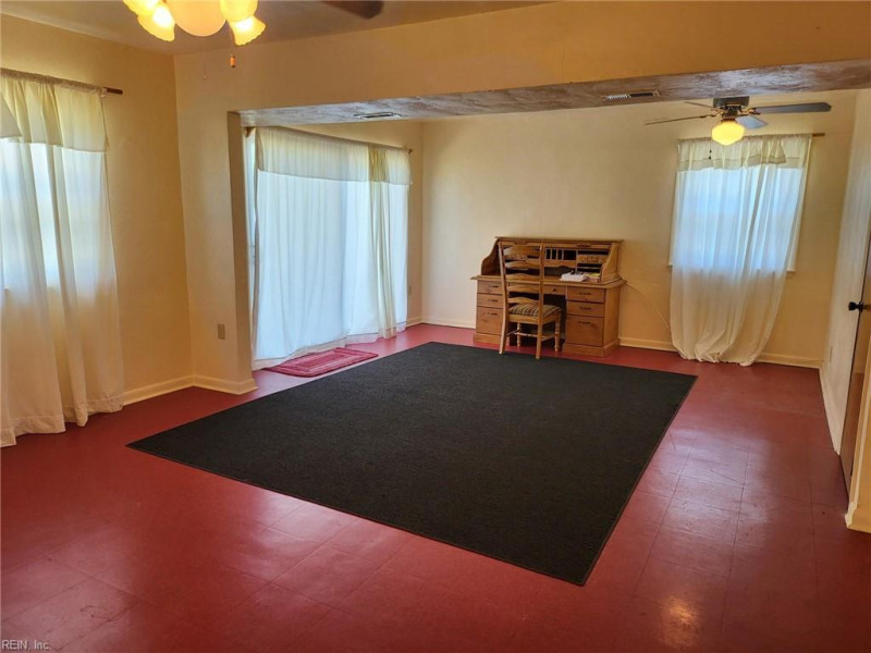 Photo 27 of 47 residential for sale in Hampton virginia