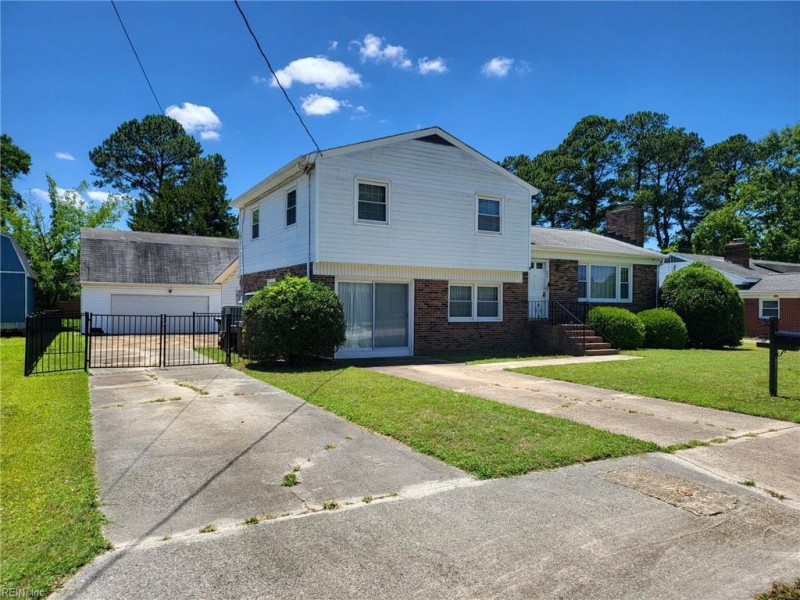 Photo 3 of 47 residential for sale in Hampton virginia