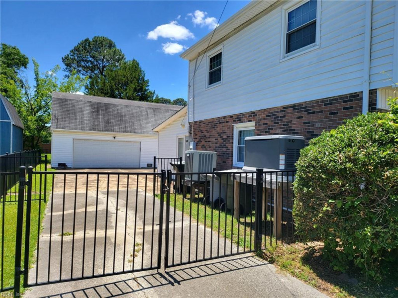 Photo 32 of 47 residential for sale in Hampton virginia