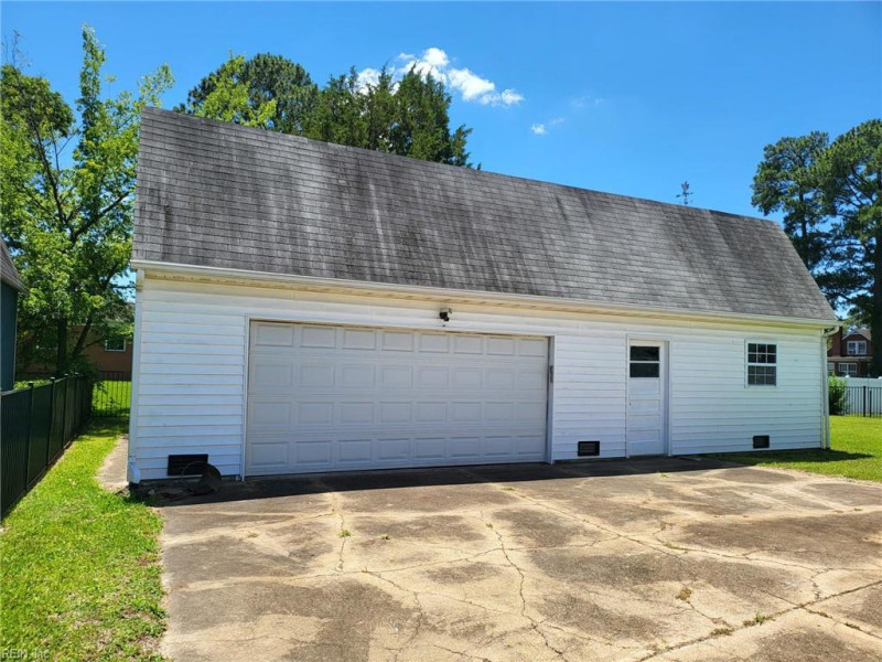 Photo 35 of 47 residential for sale in Hampton virginia
