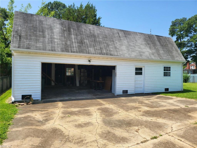 Photo 38 of 47 residential for sale in Hampton virginia