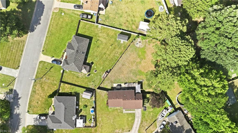 Photo 11 of 33 residential for sale in Chesapeake virginia