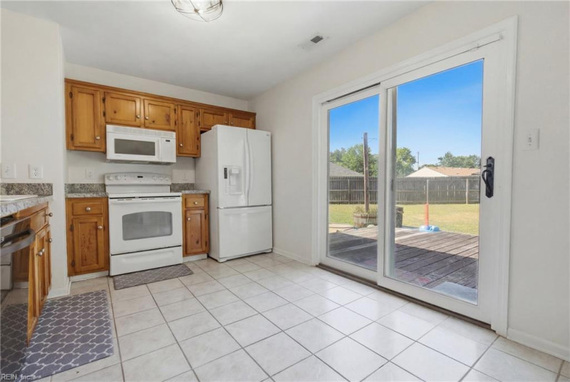 Photo 14 of 33 residential for sale in Chesapeake virginia
