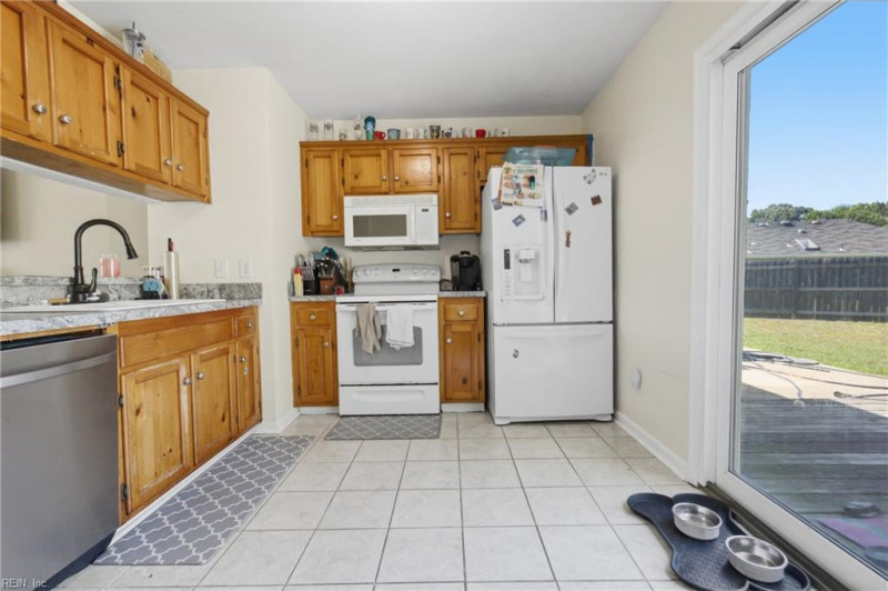 Photo 15 of 33 residential for sale in Chesapeake virginia