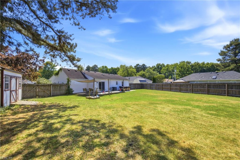 Photo 4 of 33 residential for sale in Chesapeake virginia